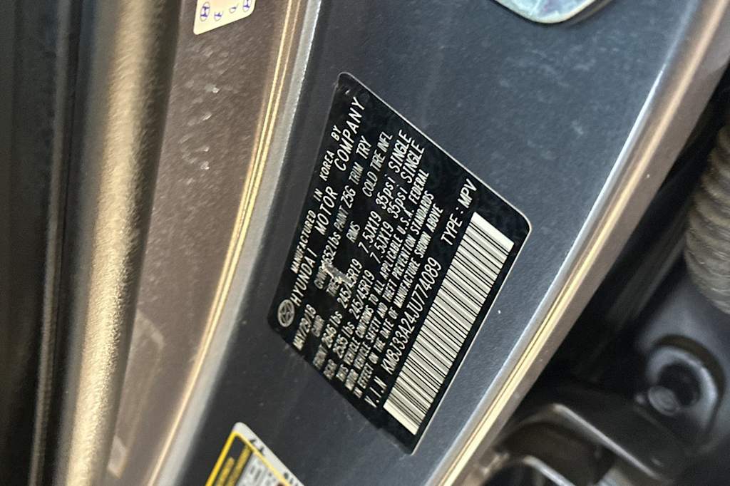 Thumbnail: 2018 Hyundai Tucson - 18