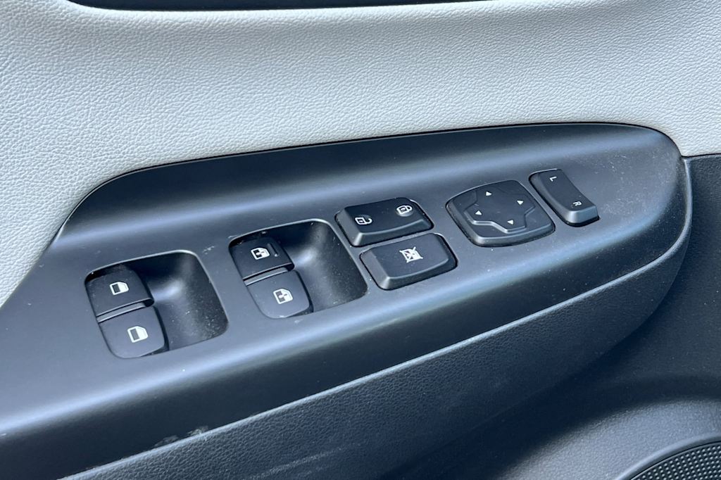 Thumbnail: 2023 Hyundai Kona - 24