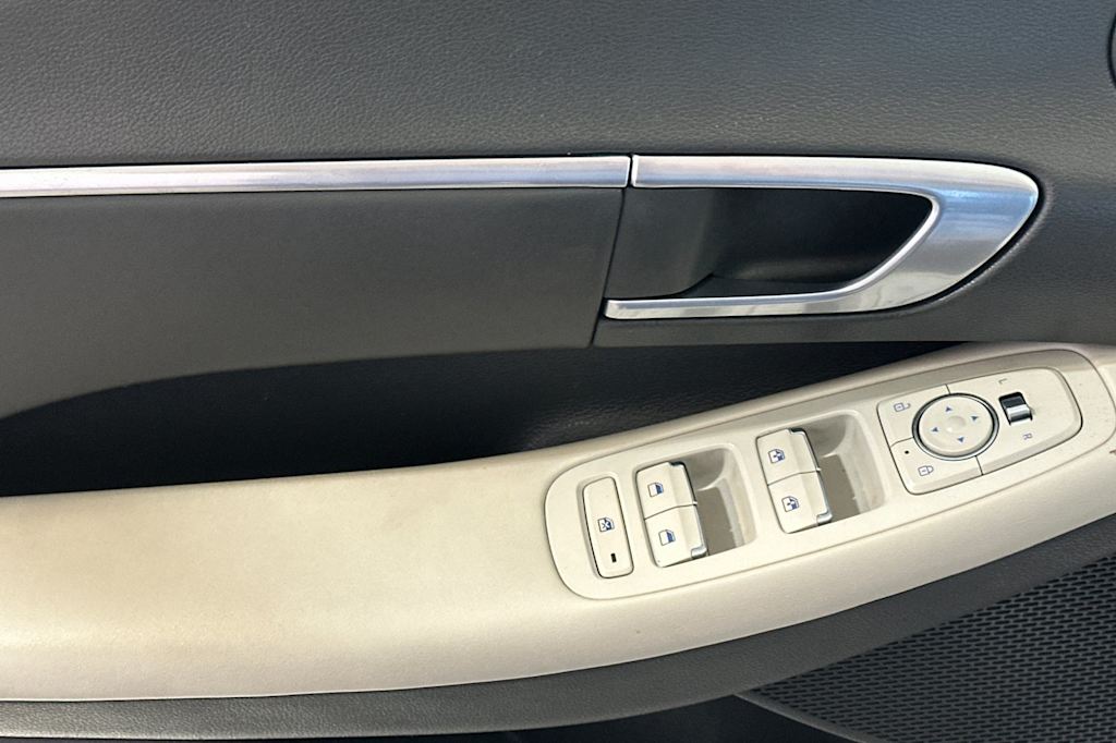 Thumbnail: 2023 Hyundai Sonata - 25