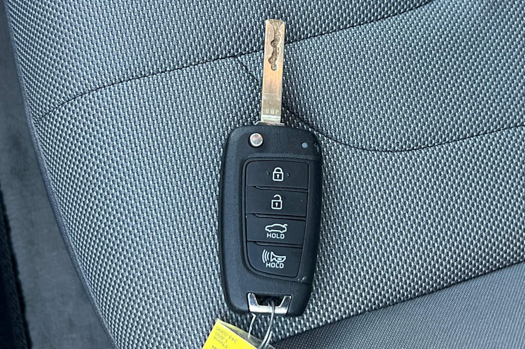 Thumbnail: 2025 Hyundai Elantra - 17