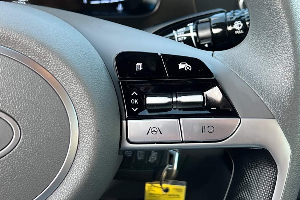 Thumbnail: 2025 Hyundai Elantra - 28