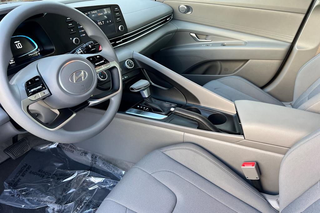 Thumbnail: 2025 Hyundai Elantra - 9