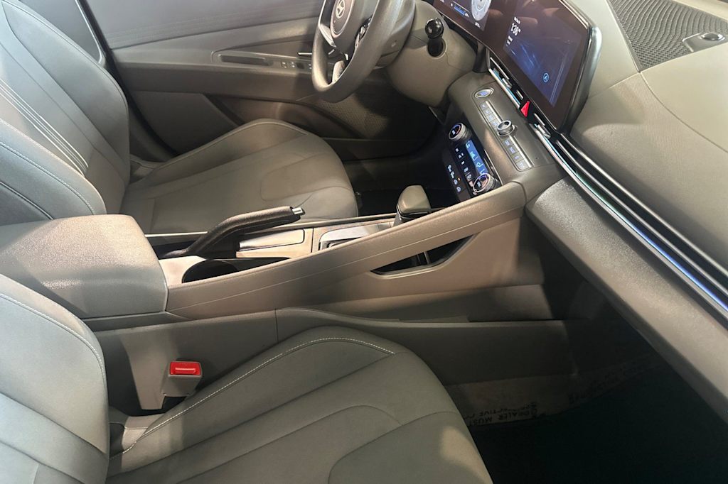 Thumbnail: 2024 Hyundai Elantra - 9