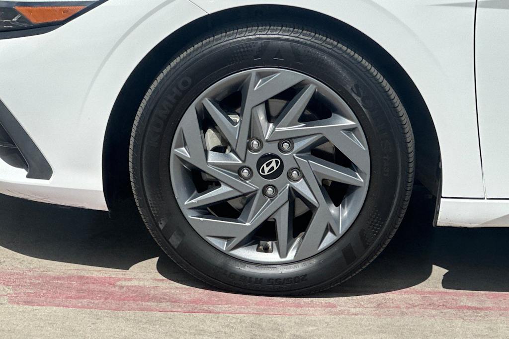 Thumbnail: 2024 Hyundai Elantra - 7