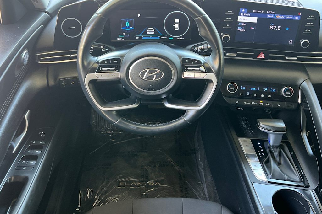 Thumbnail: 2022 Hyundai Elantra - 11