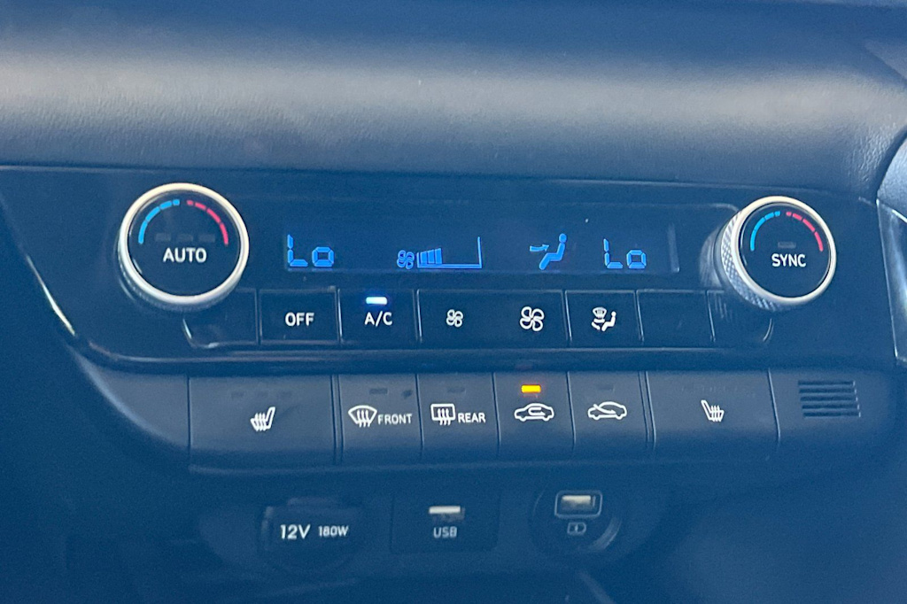 Thumbnail: 2022 Hyundai Elantra - 26