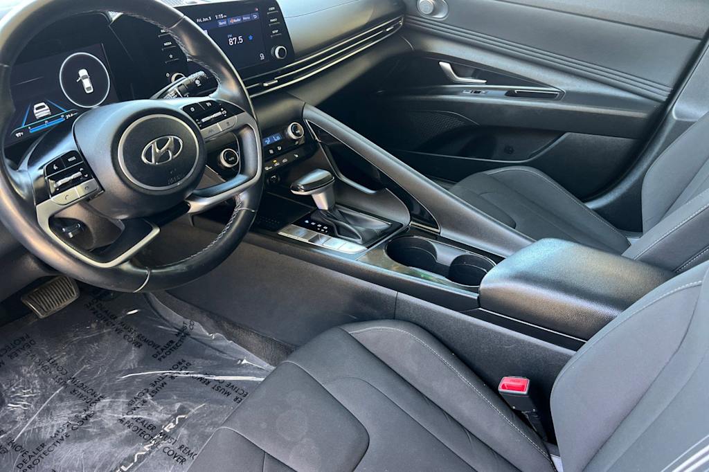 Thumbnail: 2022 Hyundai Elantra - 9