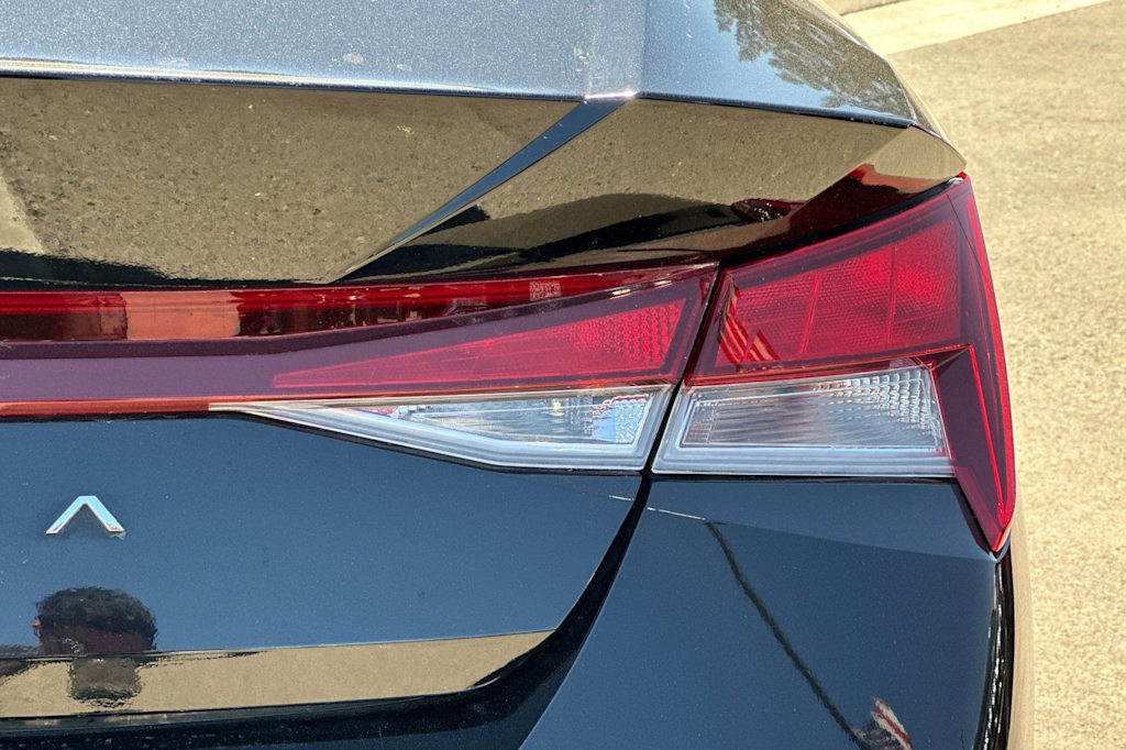 Thumbnail: 2023 Hyundai Elantra - 33