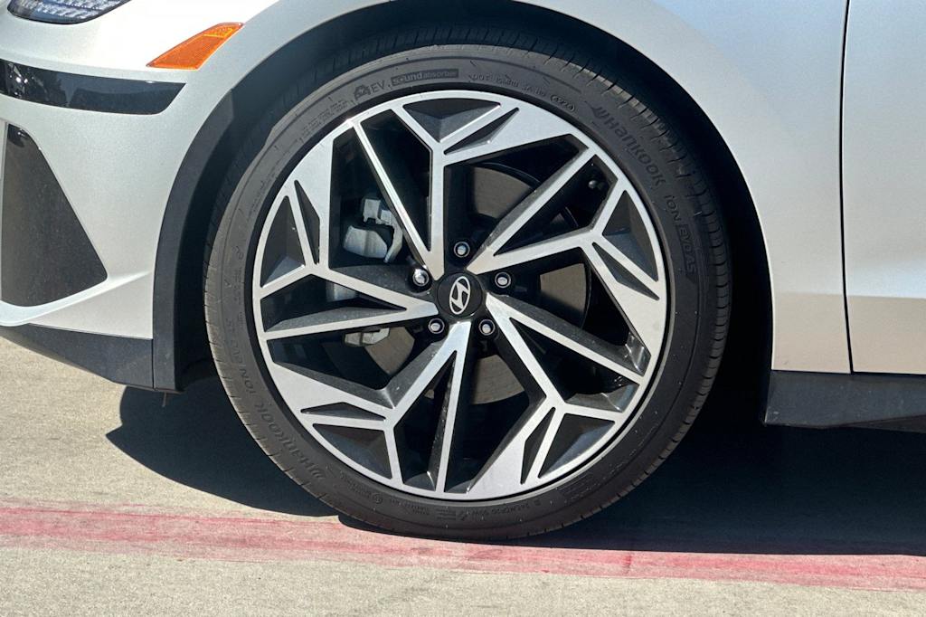 Thumbnail: 2023 Hyundai Ioniq 6 - 7