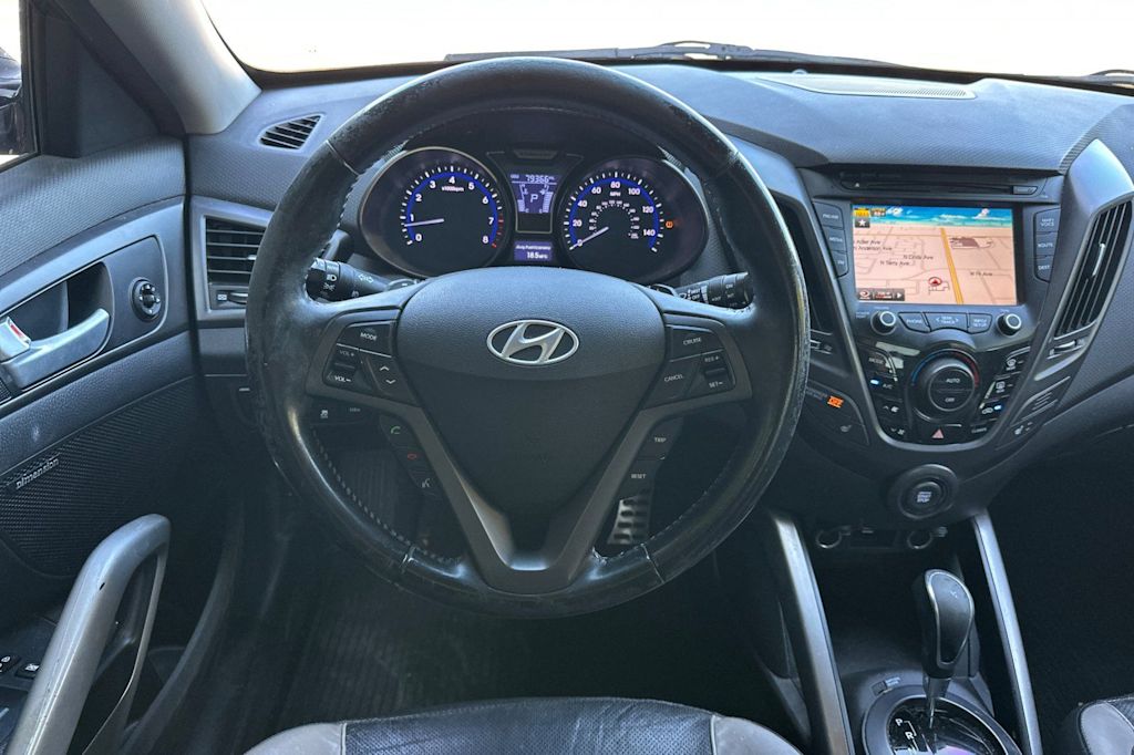 Thumbnail: 2015 Hyundai Veloster - 11