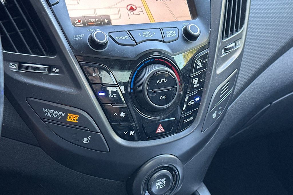 Thumbnail: 2015 Hyundai Veloster - 26