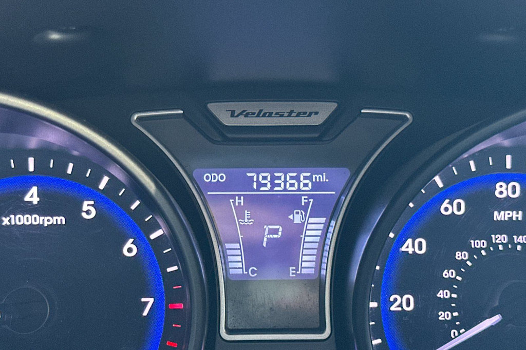 Thumbnail: 2015 Hyundai Veloster - 29
