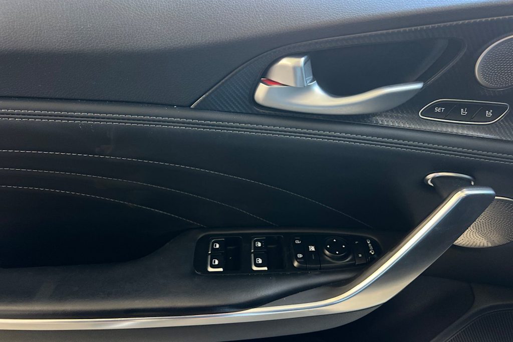 Thumbnail: 2022 Kia Stinger - 23