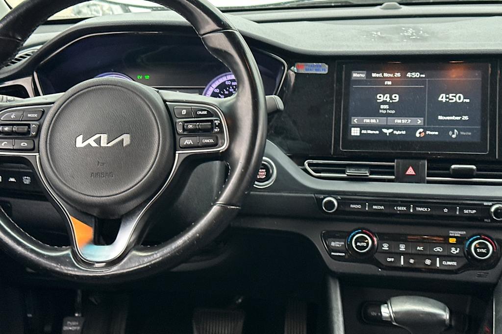 Thumbnail: 2022 Kia Niro - 11