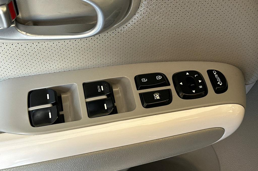 Thumbnail: 2019 Kia Soul - 24
