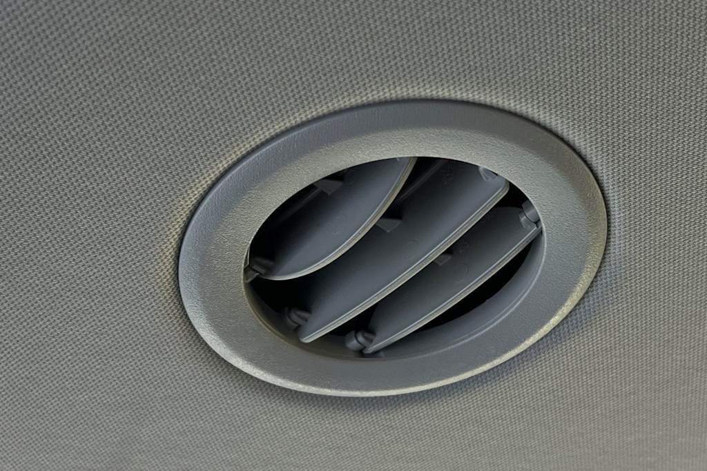 Thumbnail: 2025 Kia Carnival - 24