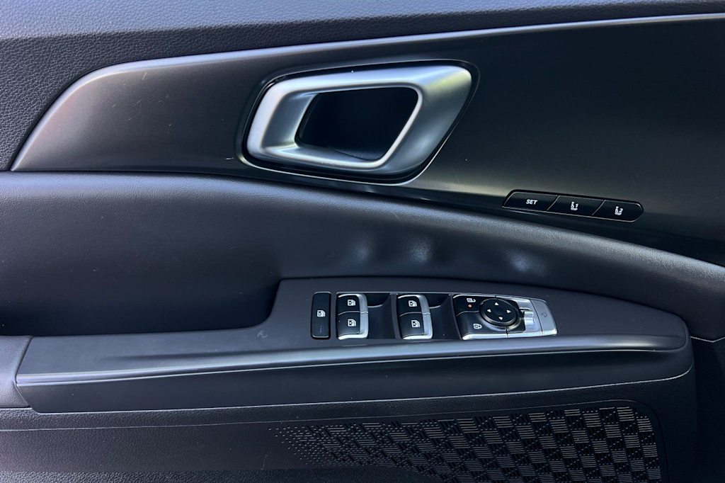 Thumbnail: 2025 Kia Carnival - 22