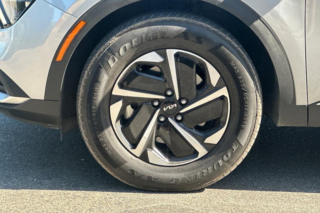 Thumbnail: 2023 Kia Sportage - 8