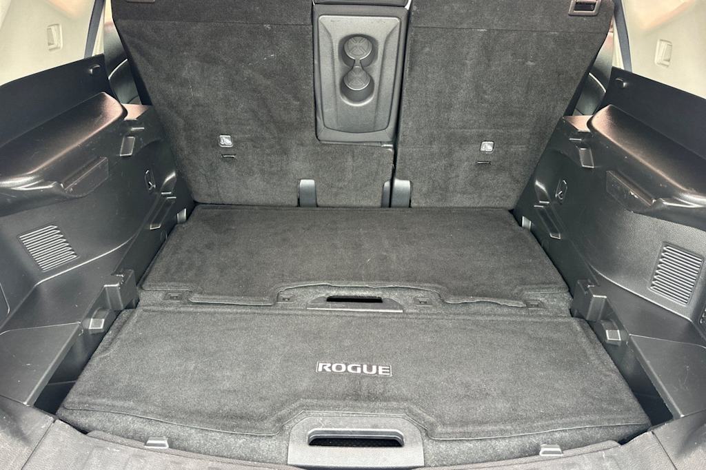 Thumbnail: 2017 Nissan Rogue - 17