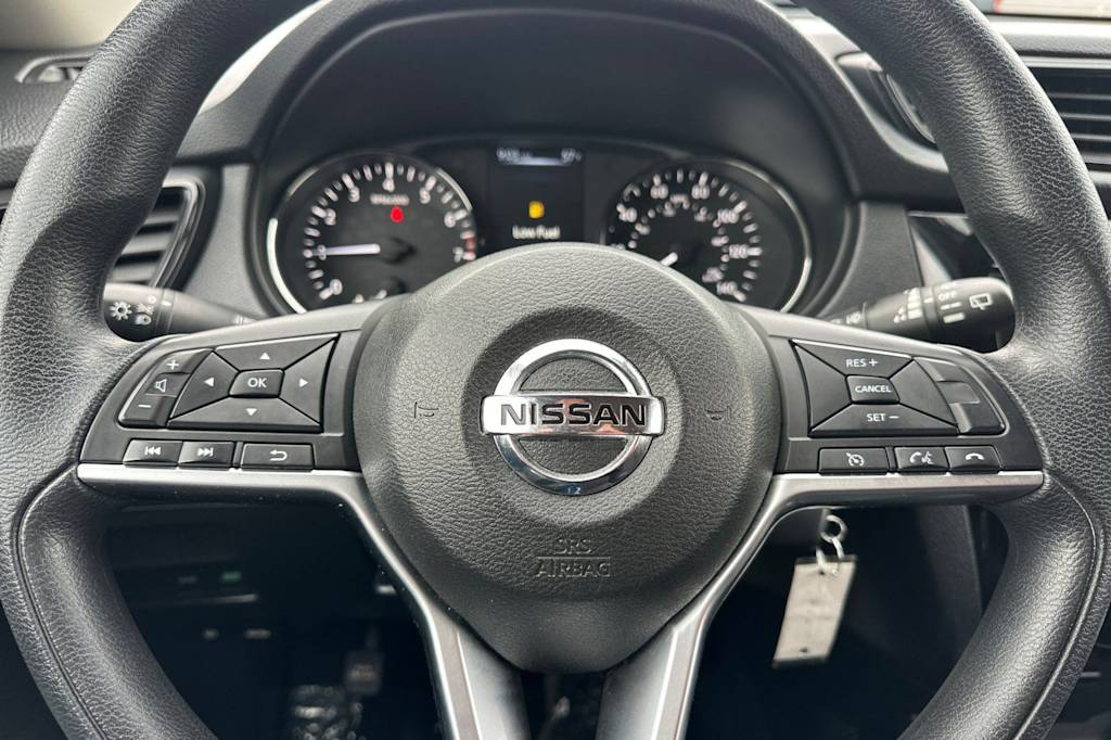 Thumbnail: 2017 Nissan Rogue - 28