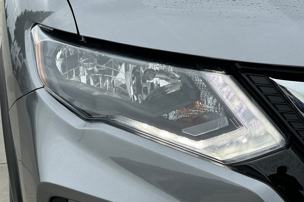 Thumbnail: 2017 Nissan Rogue - 33