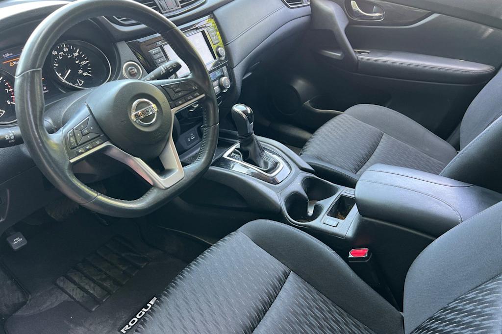 Thumbnail: 2018 Nissan Rogue - 4