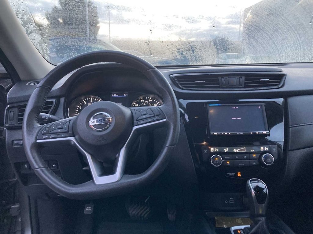 2019 Nissan Rogue SV 11