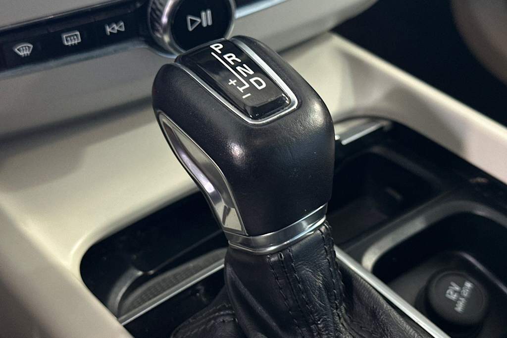 Thumbnail: 2019 Volvo XC60 - 15