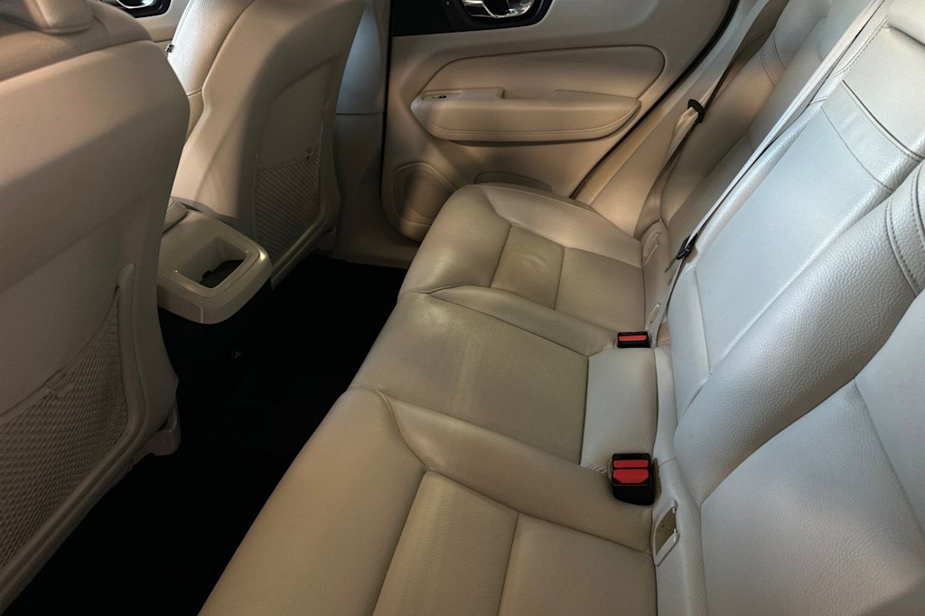 Thumbnail: 2019 Volvo XC60 - 11