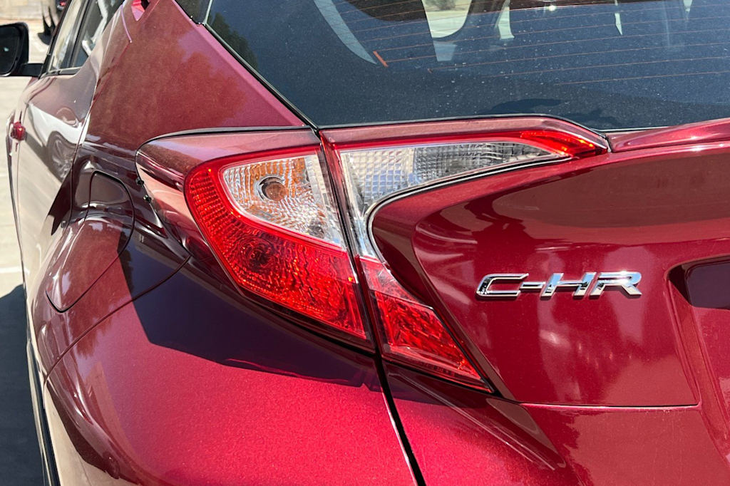 Thumbnail: 2018 Toyota C-HR - 22