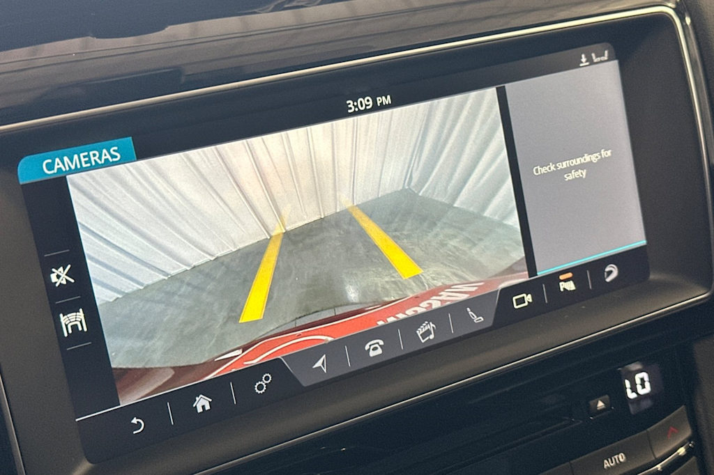 Thumbnail: 2019 Jaguar F-Pace - 26