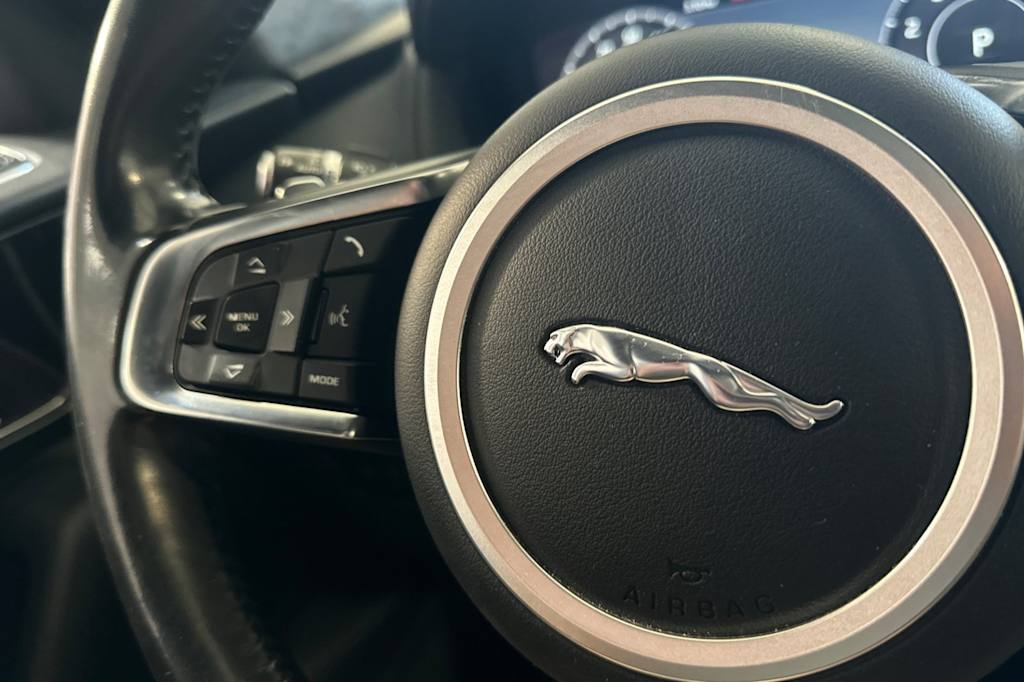 Thumbnail: 2019 Jaguar F-Pace - 32