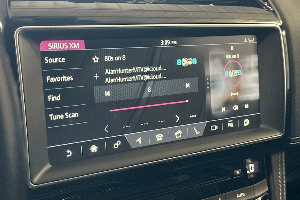 Thumbnail: 2019 Jaguar F-Pace - 13