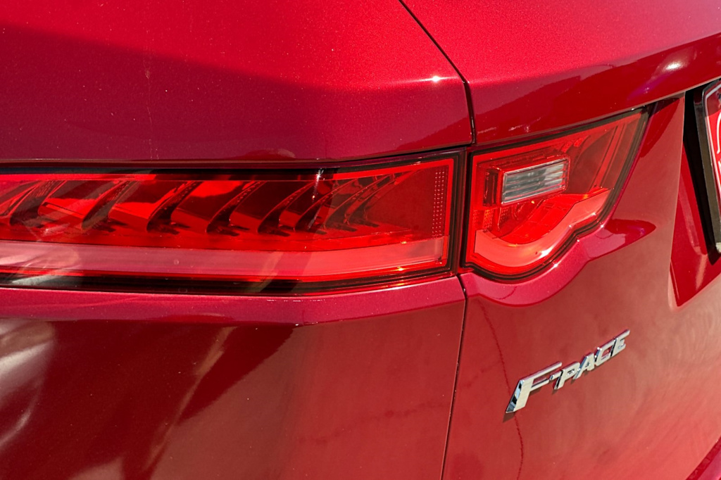 Thumbnail: 2019 Jaguar F-Pace - 20