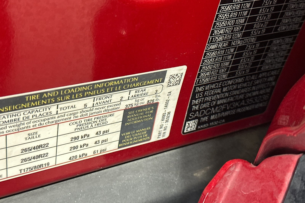 Thumbnail: 2019 Jaguar F-Pace - 16