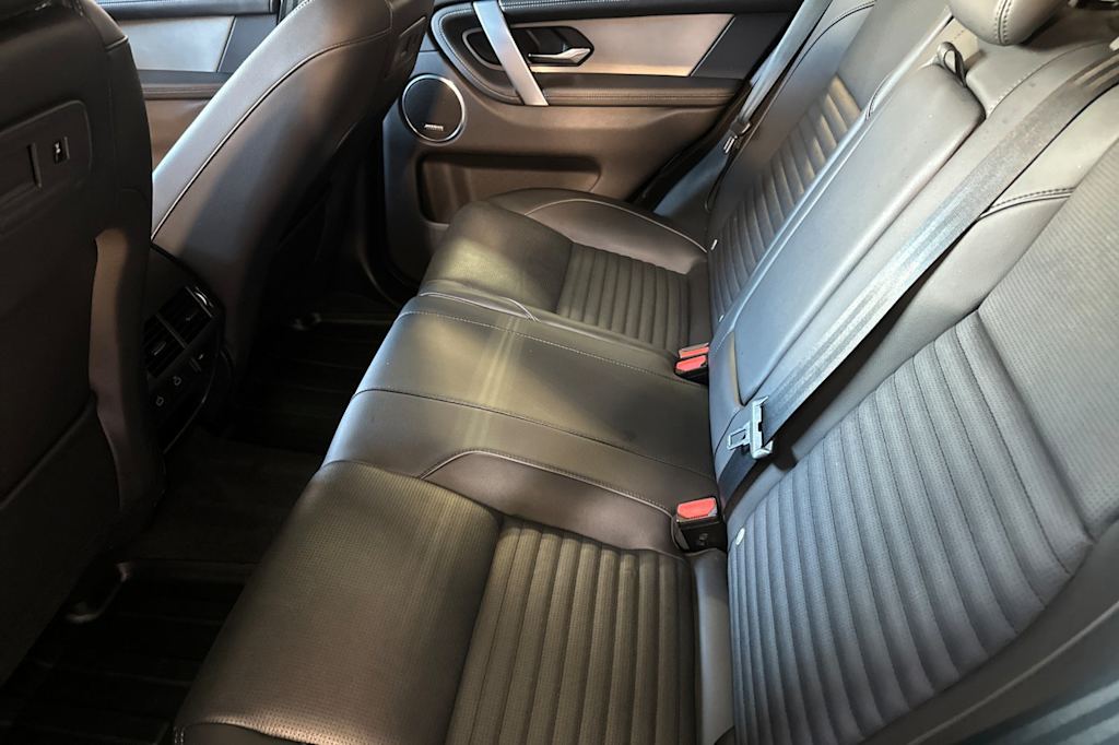 Thumbnail: 2024 Land Rover Discovery Sport - 13