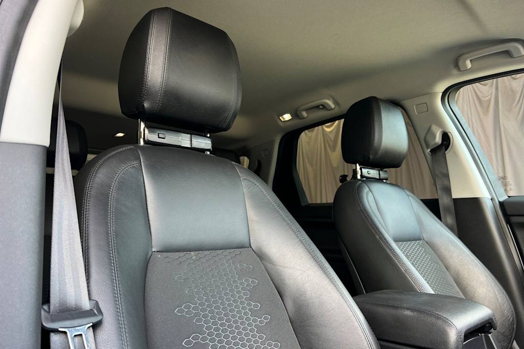 Thumbnail: 2018 Land Rover Discovery Sport - 10