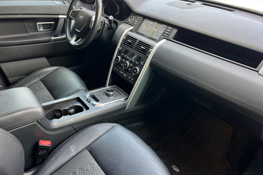 Thumbnail: 2018 Land Rover Discovery Sport - 13