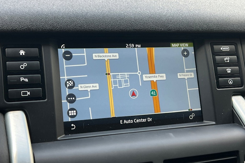 Thumbnail: 2018 Land Rover Discovery Sport - 24