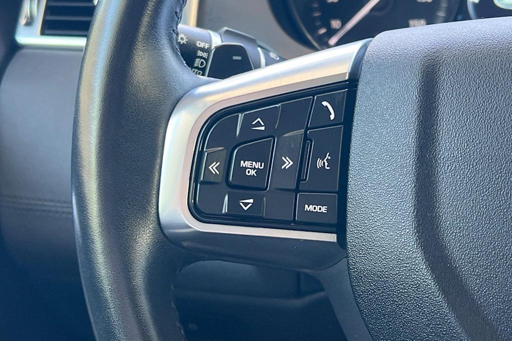 Thumbnail: 2018 Land Rover Discovery Sport - 34