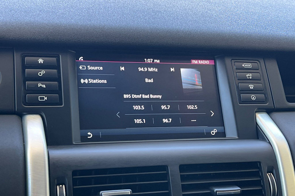 Thumbnail: 2018 Land Rover Discovery Sport - 13