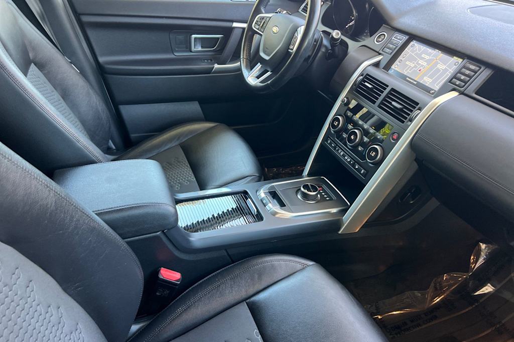 Thumbnail: 2018 Land Rover Discovery Sport - 10