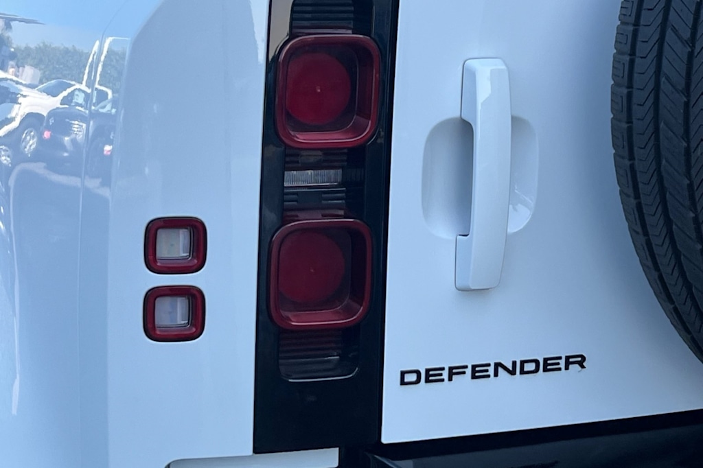 Thumbnail: 2024 Land Rover Defender - 22