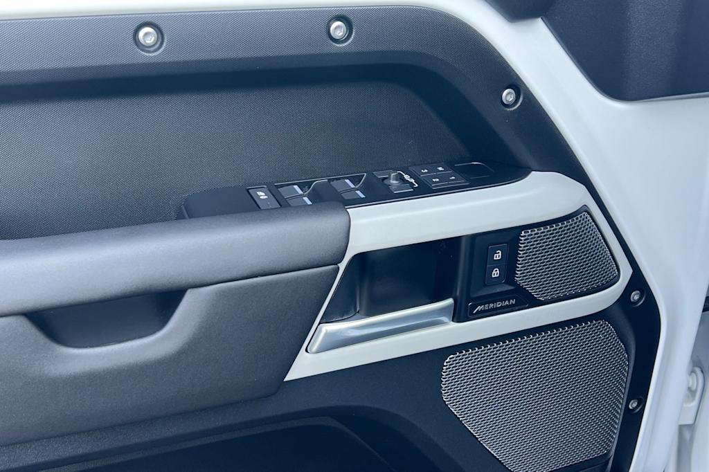 Thumbnail: 2024 Land Rover Defender - 20