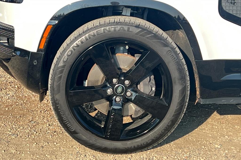 Thumbnail: 2024 Land Rover Defender - 7