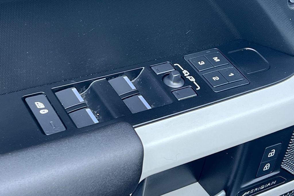 Thumbnail: 2024 Land Rover Defender - 6