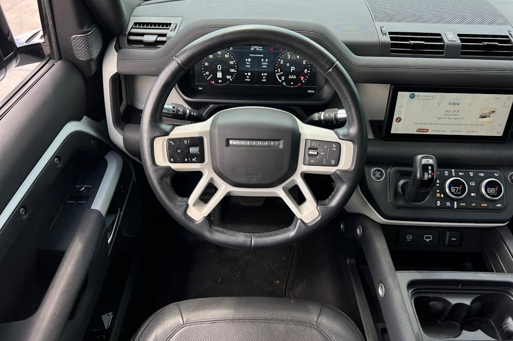 Thumbnail: 2022 Land Rover Defender - 10