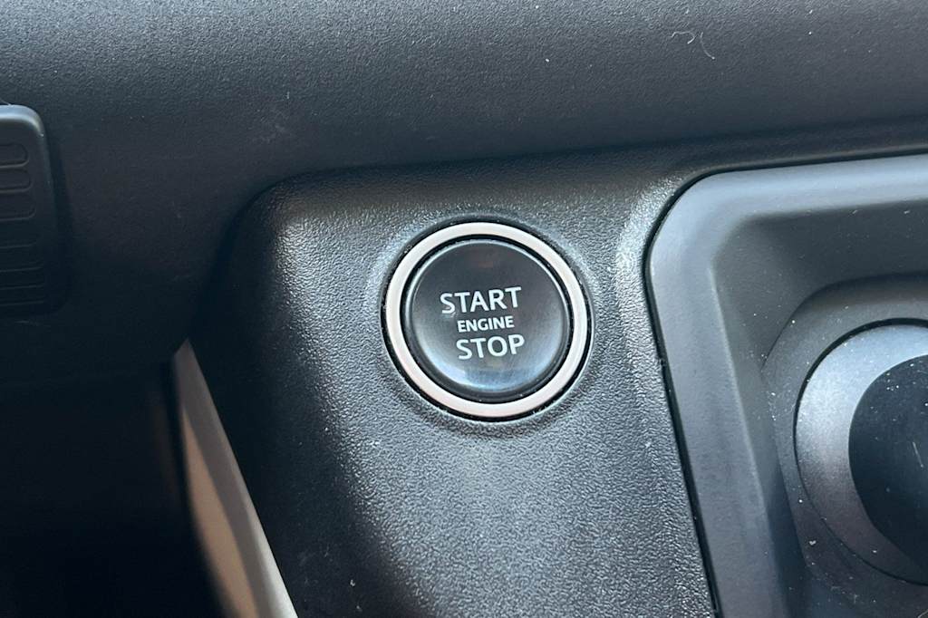 Thumbnail: 2022 Land Rover Defender - 24