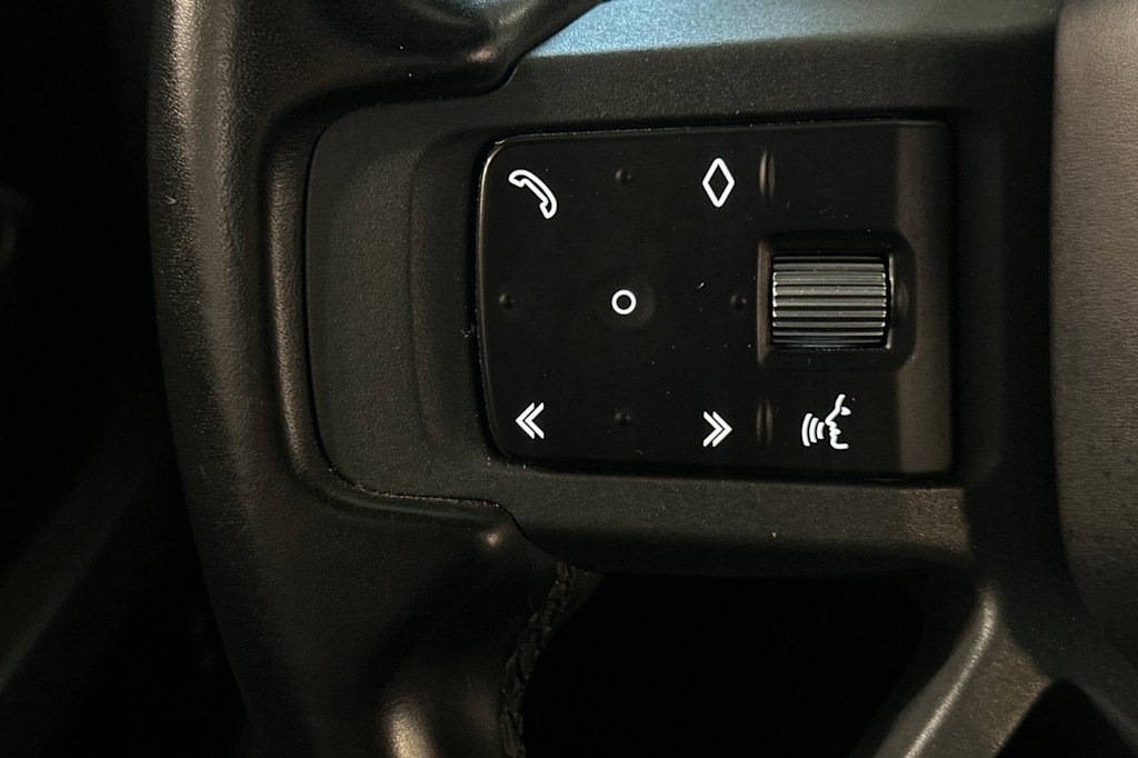 Thumbnail: 2020 Land Rover Defender - 34