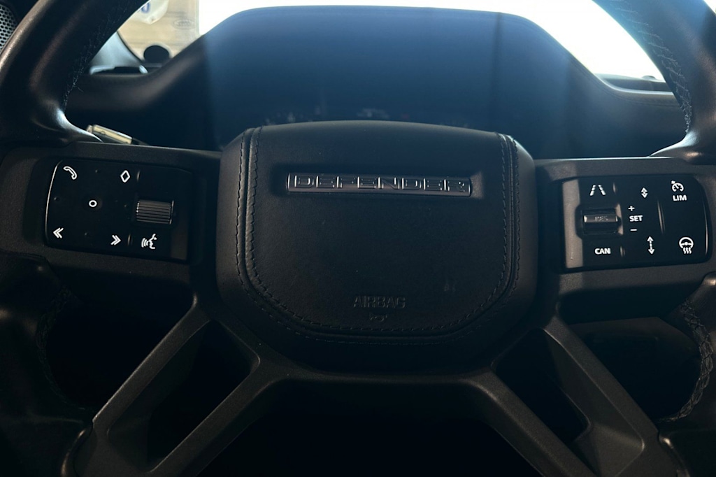 Thumbnail: 2020 Land Rover Defender - 32